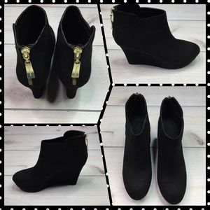 Black 8.5 Wedge Platform Felt Wrapped Booties